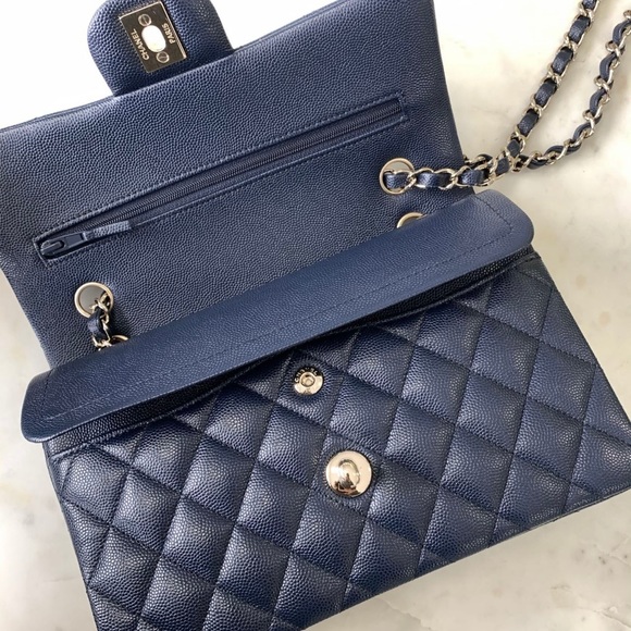 Chanel Small Classic Flap Caviar Navy Blue - Picture 4 of 9